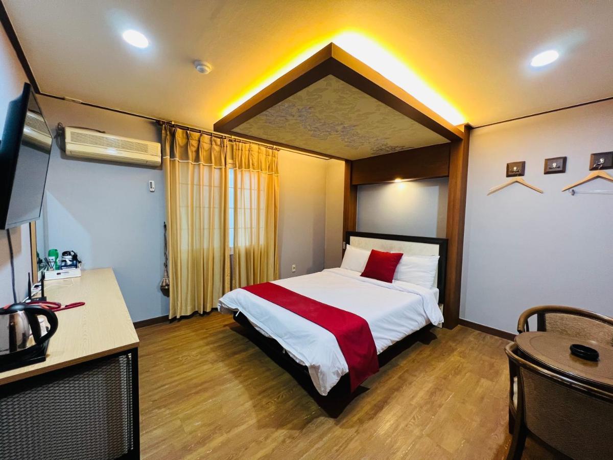 Sweet Hotel Чеджудо Экстерьер фото