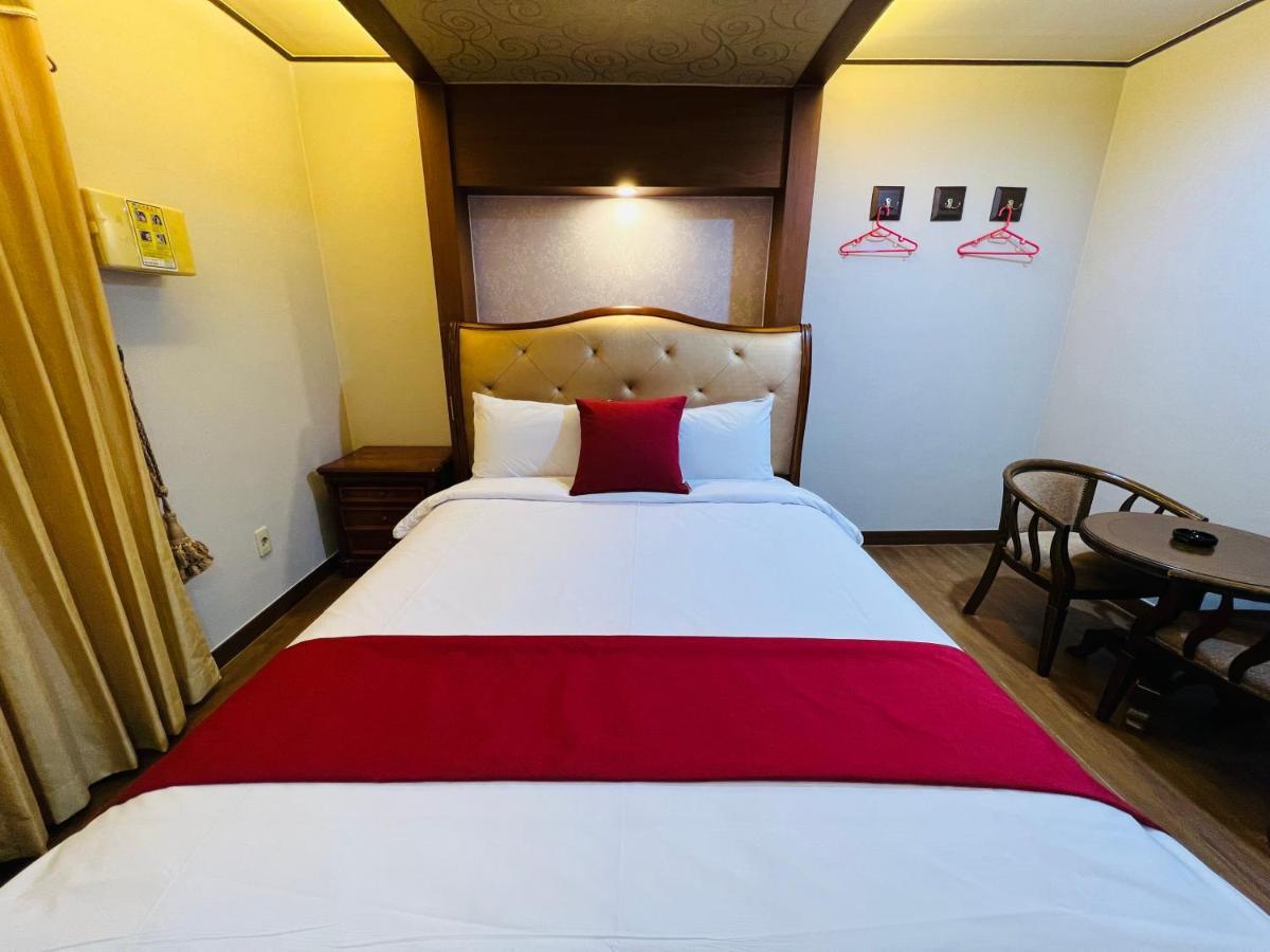Sweet Hotel Чеджудо Экстерьер фото